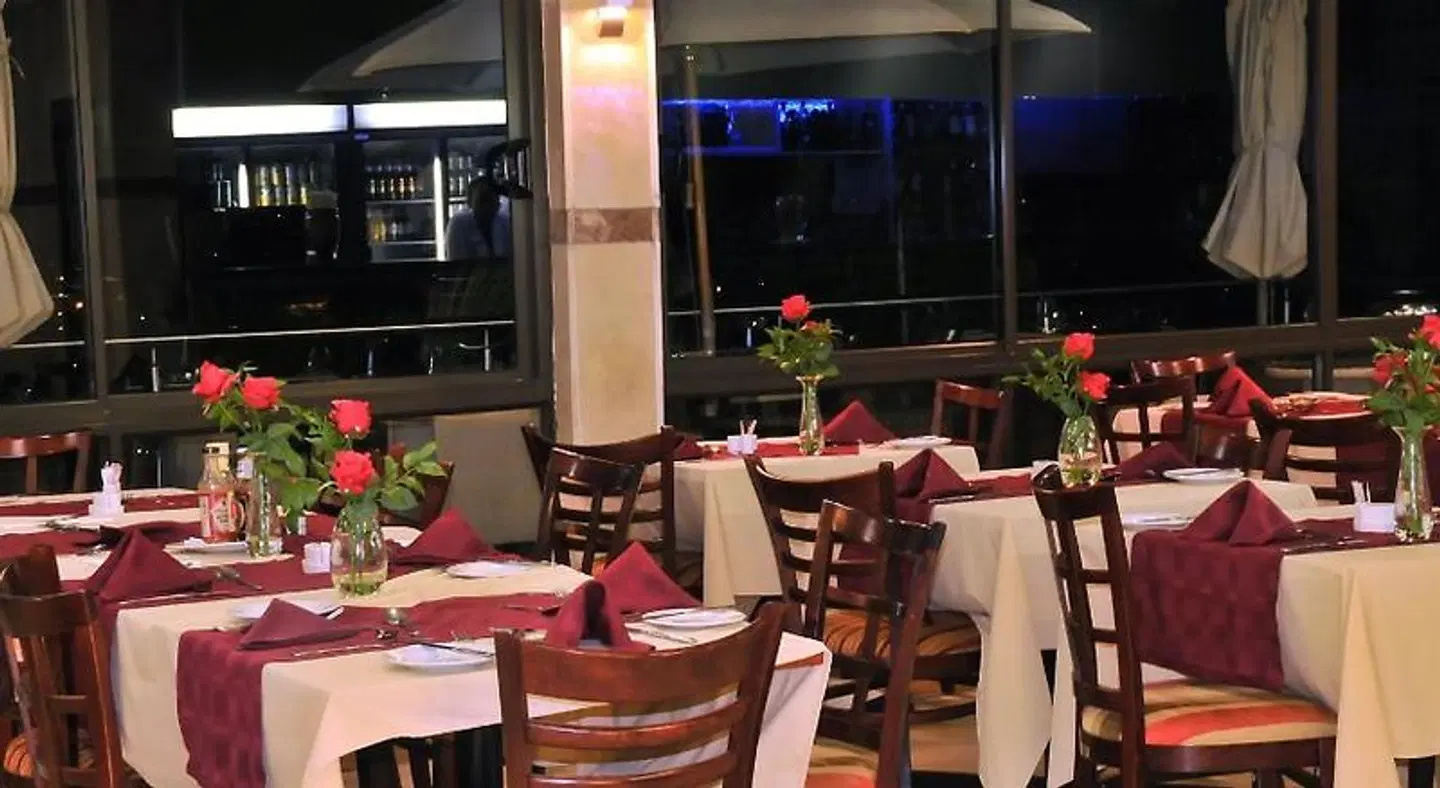 2Ten Hotel Restaurant