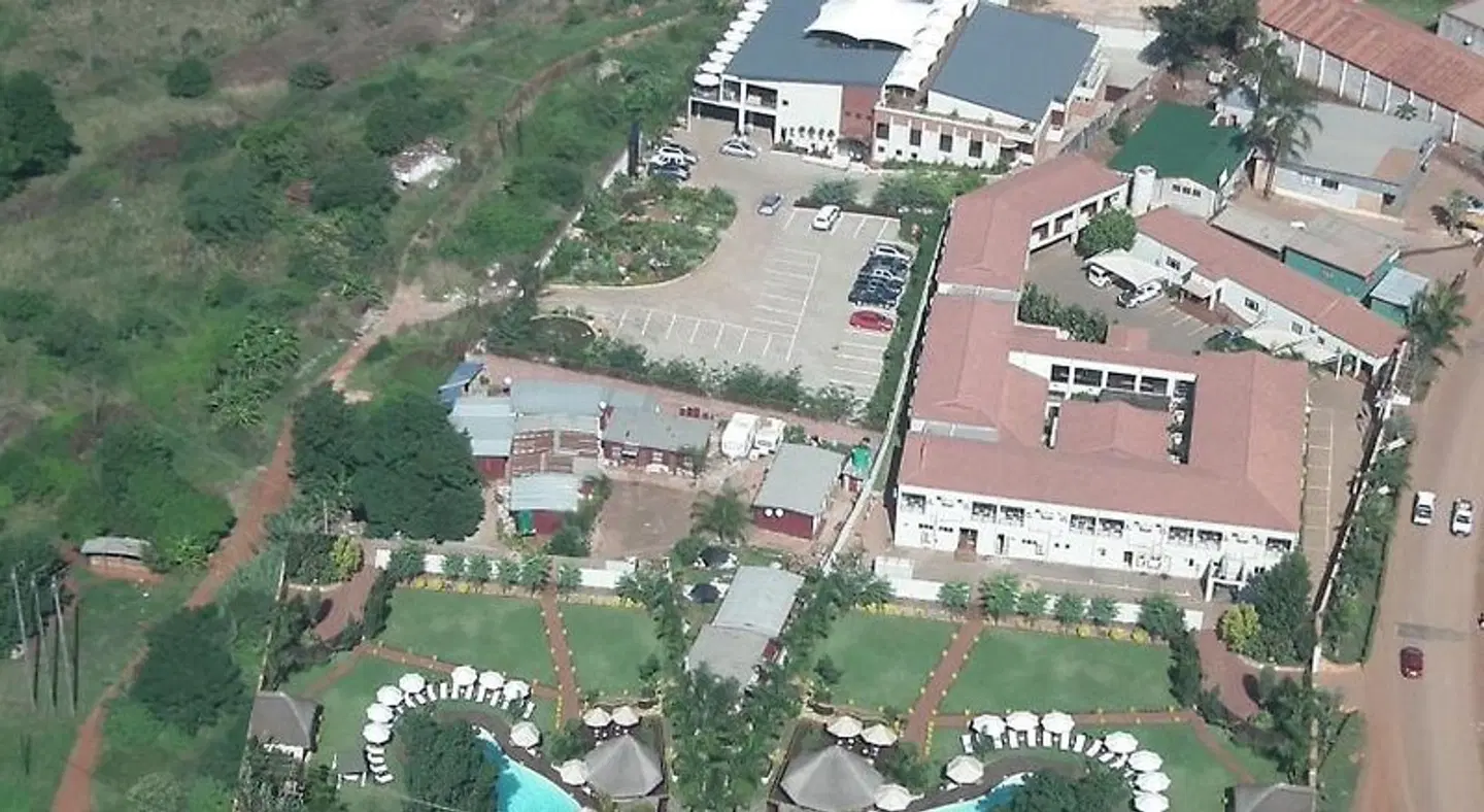 2Ten Hotel EXTERIOR