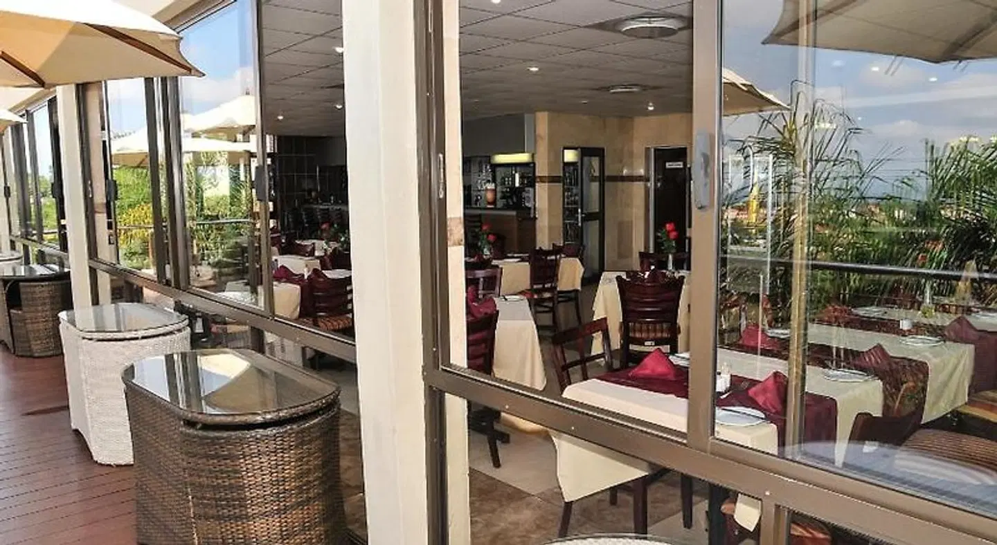 2Ten Hotel Restaurant
