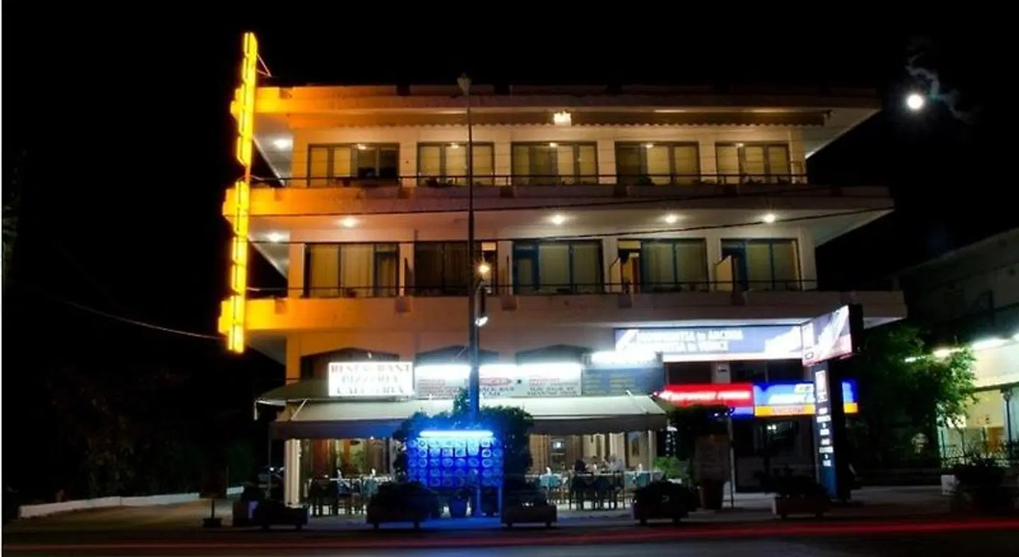 HOTEL OSCAR EXTERIOR