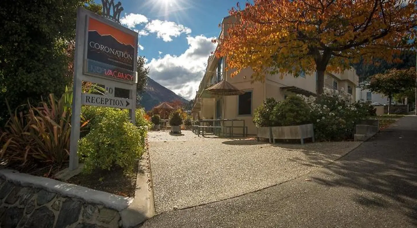 Coronation Lodge EXTERIOR