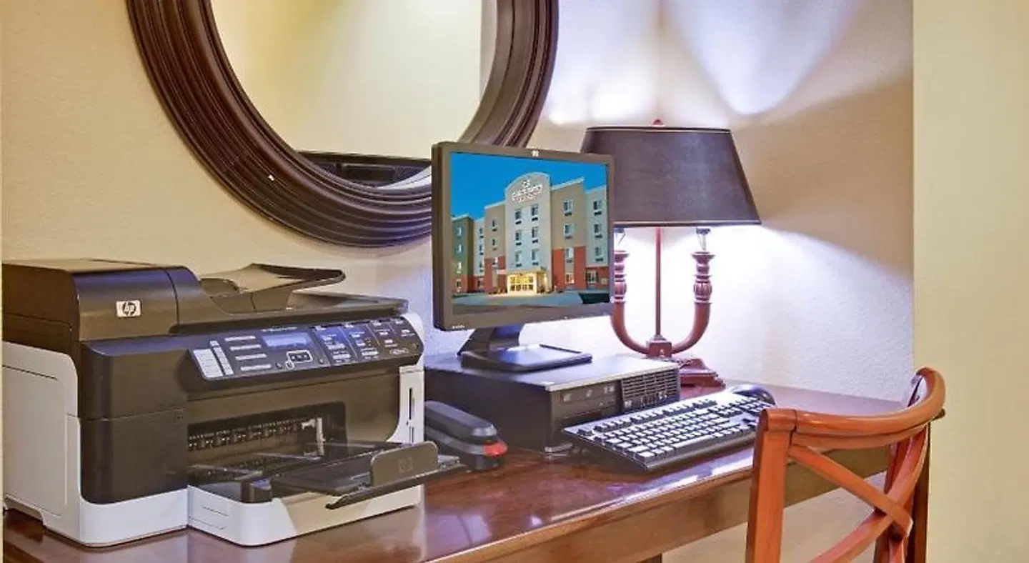 Candlewood Suites Williston by IHG ROOM_EXAMPLE