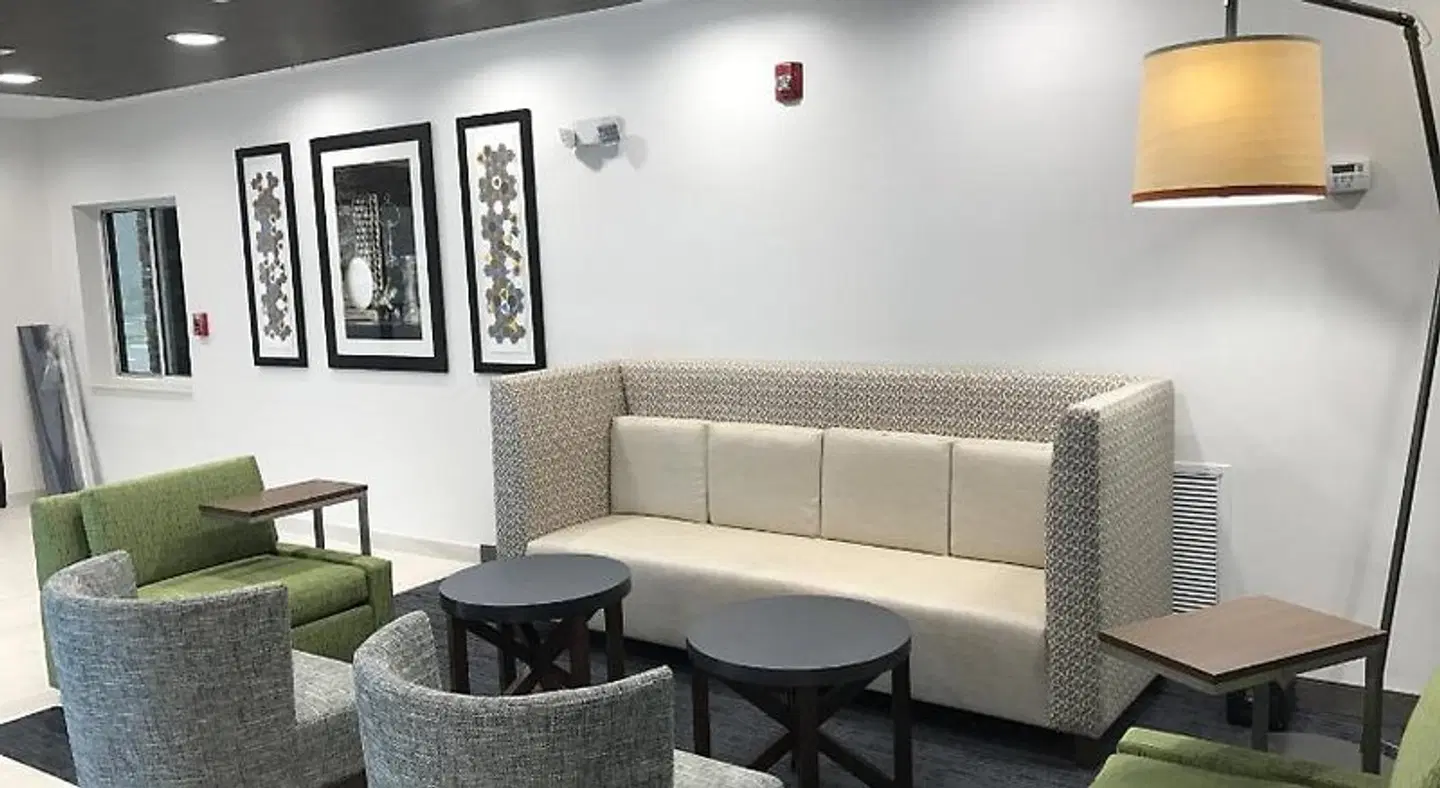 Holiday Inn Express Naples South - I-75 by IHG LOUNGE_LOBBY