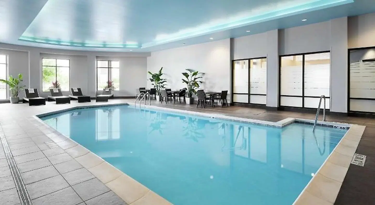 Hampton Inn & Suites Chicago/Mt. Prospect Hallenbad