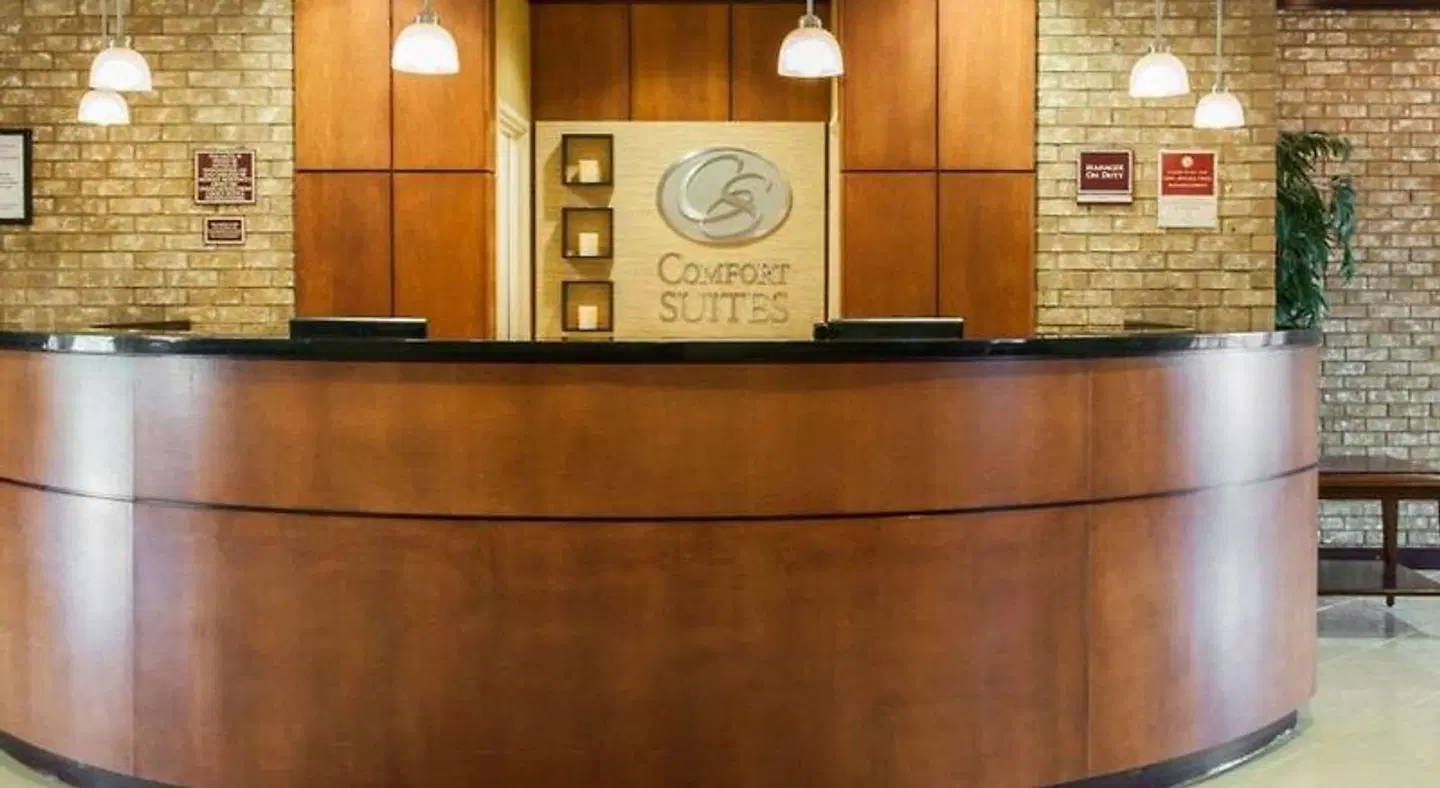 Comfort Suites Southport LOUNGE_LOBBY