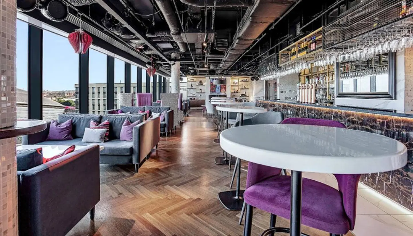 Radisson RED Glasgow Bar