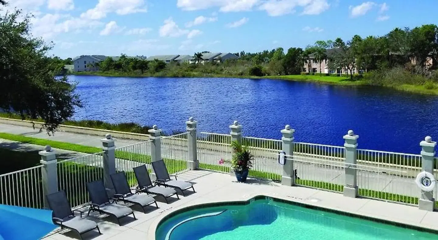 La Quinta Inn & Suites by Wyndham Bonita Springs Naples N. OUTDOOR_POOL
