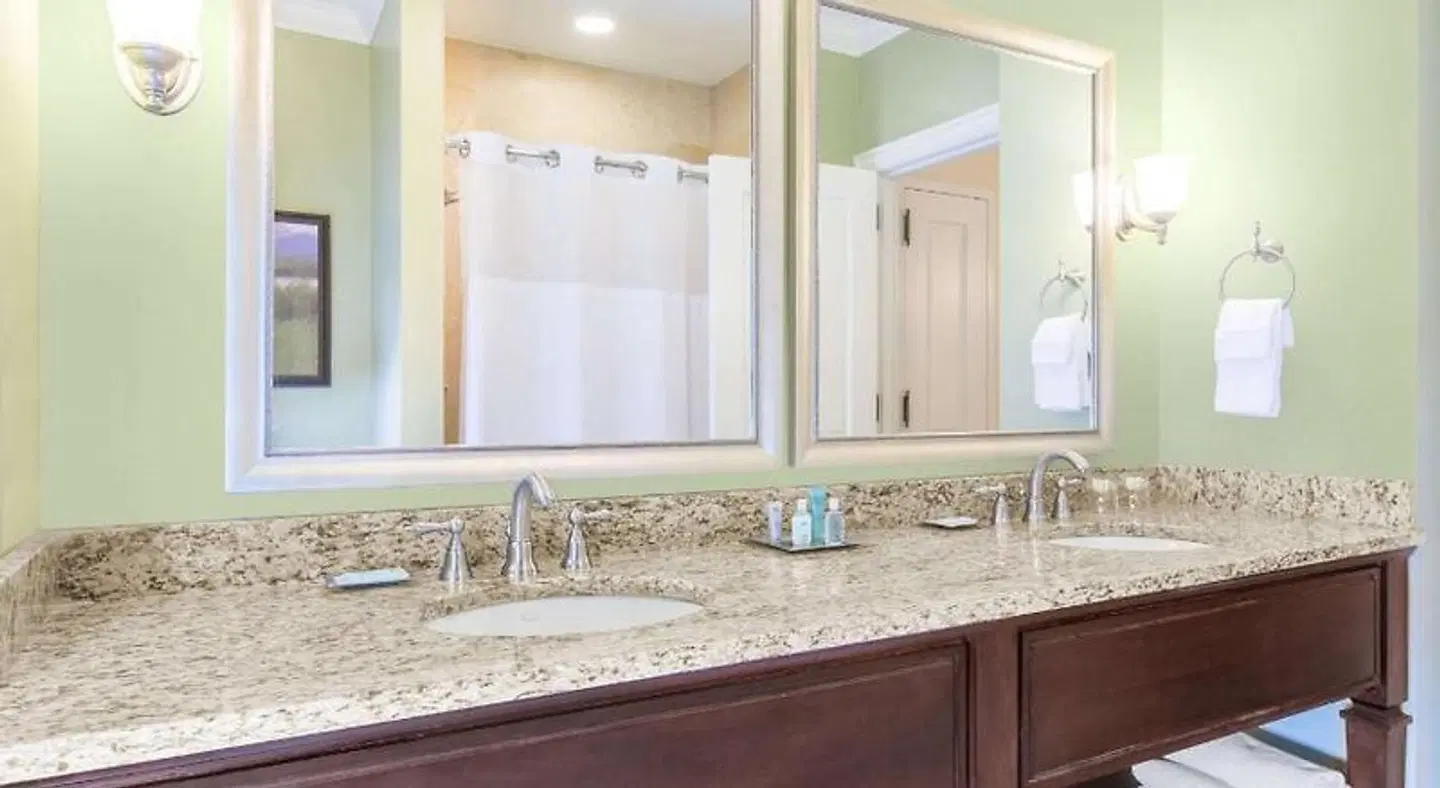 The George Washington Grand Hotel Badezimmer