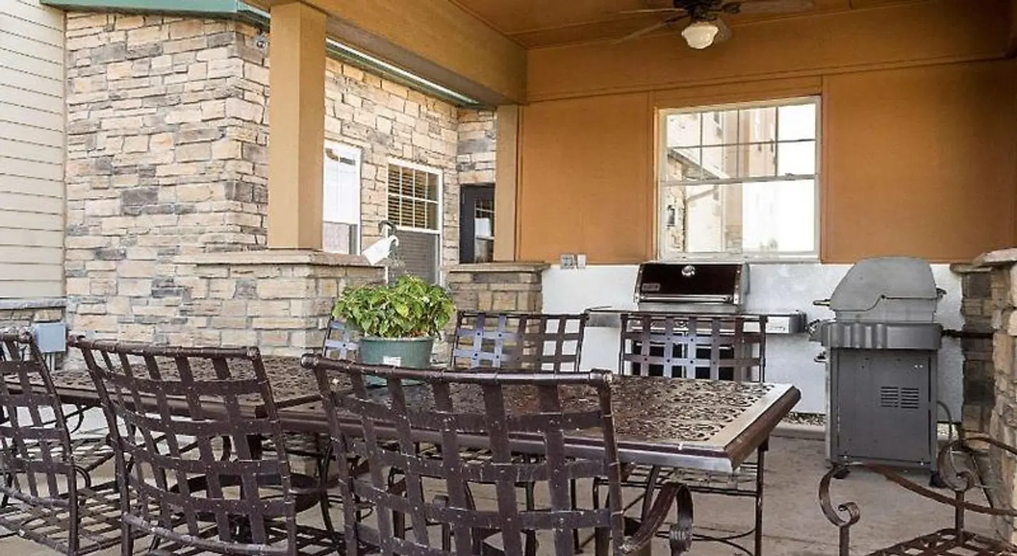 MainStay Suites Williston Bar
