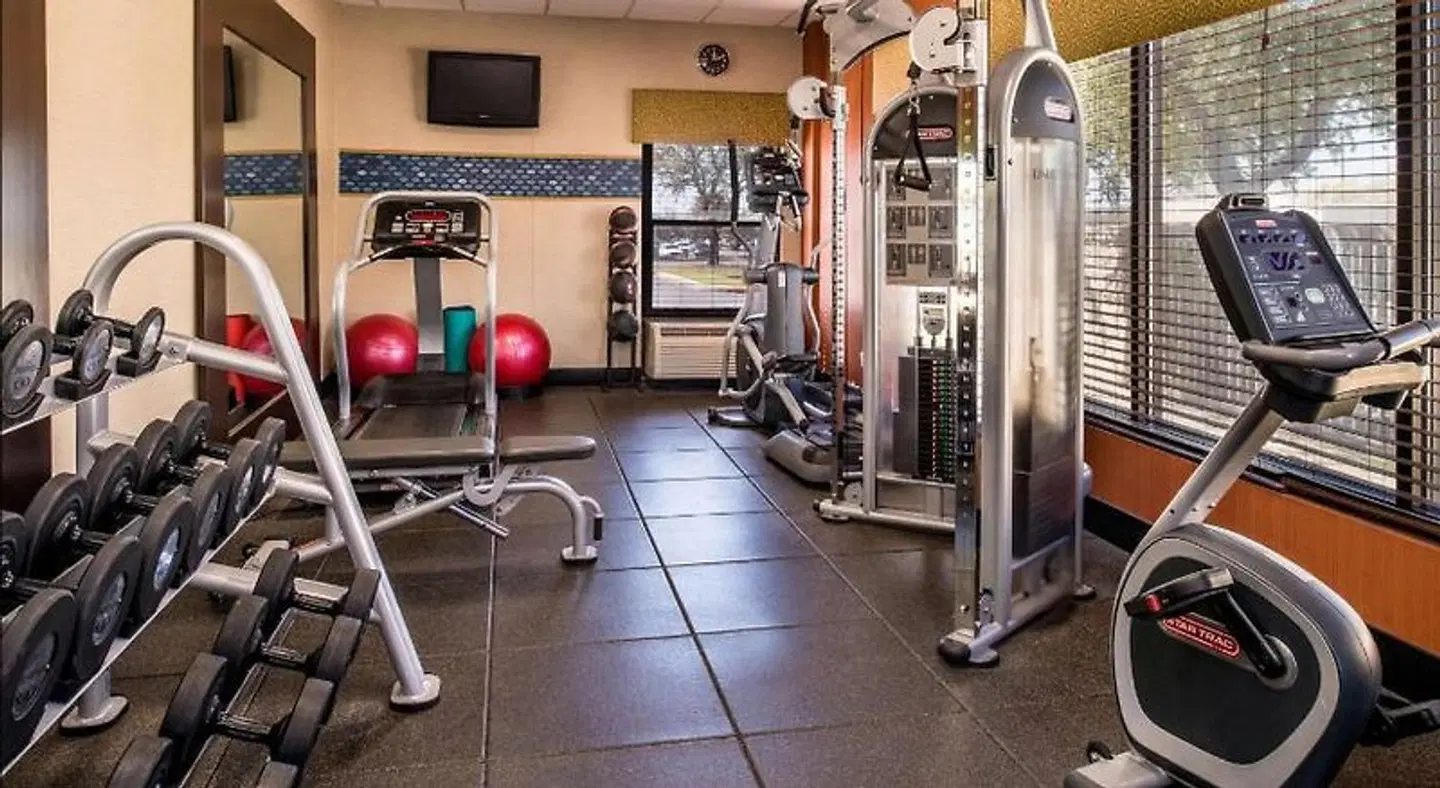 Hampton Inn San Antonio-Northwoods SPORTS_AND_LEISURE