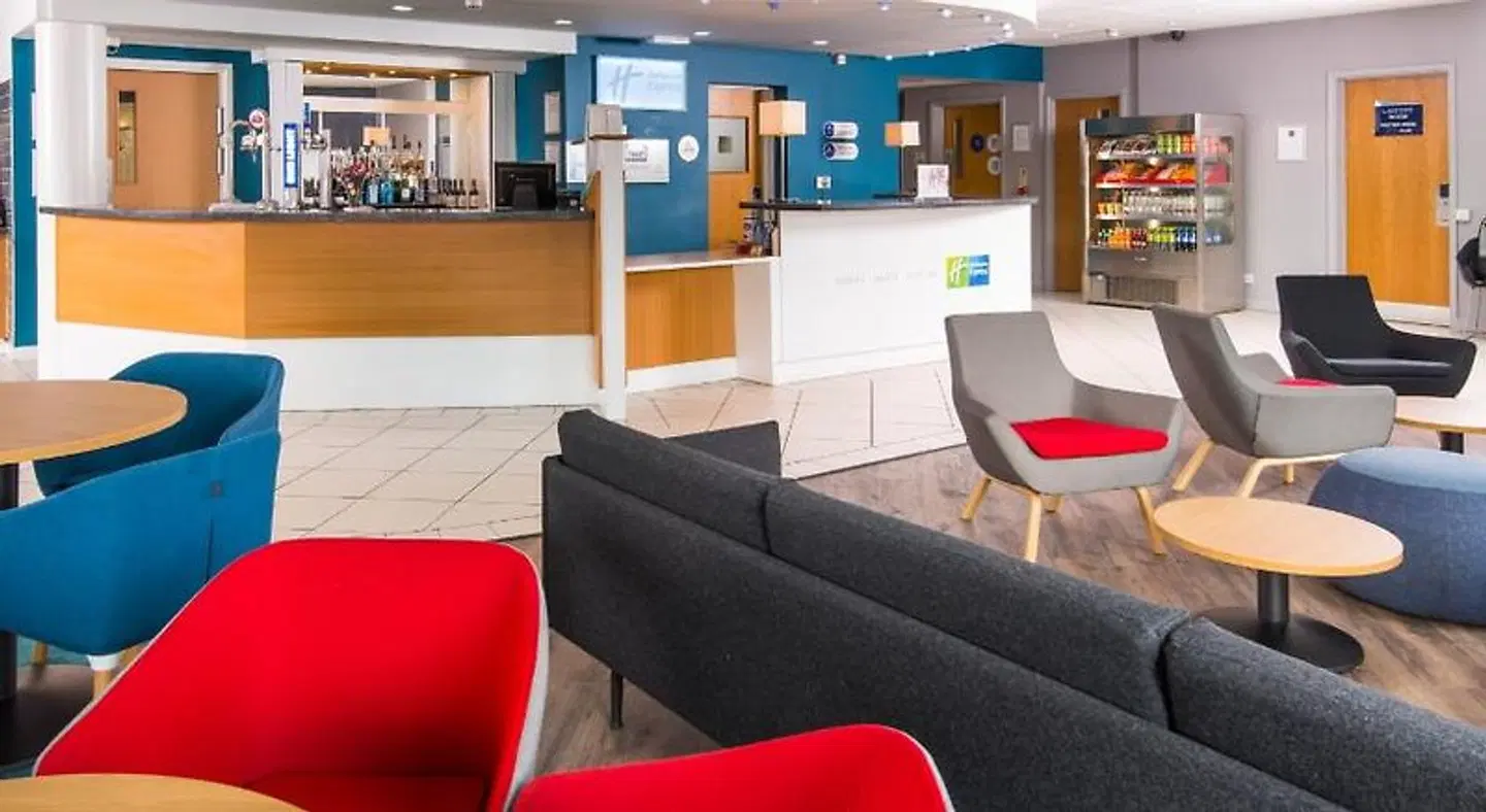 Holiday Inn Express Manchester - East by IHG LOUNGE_LOBBY