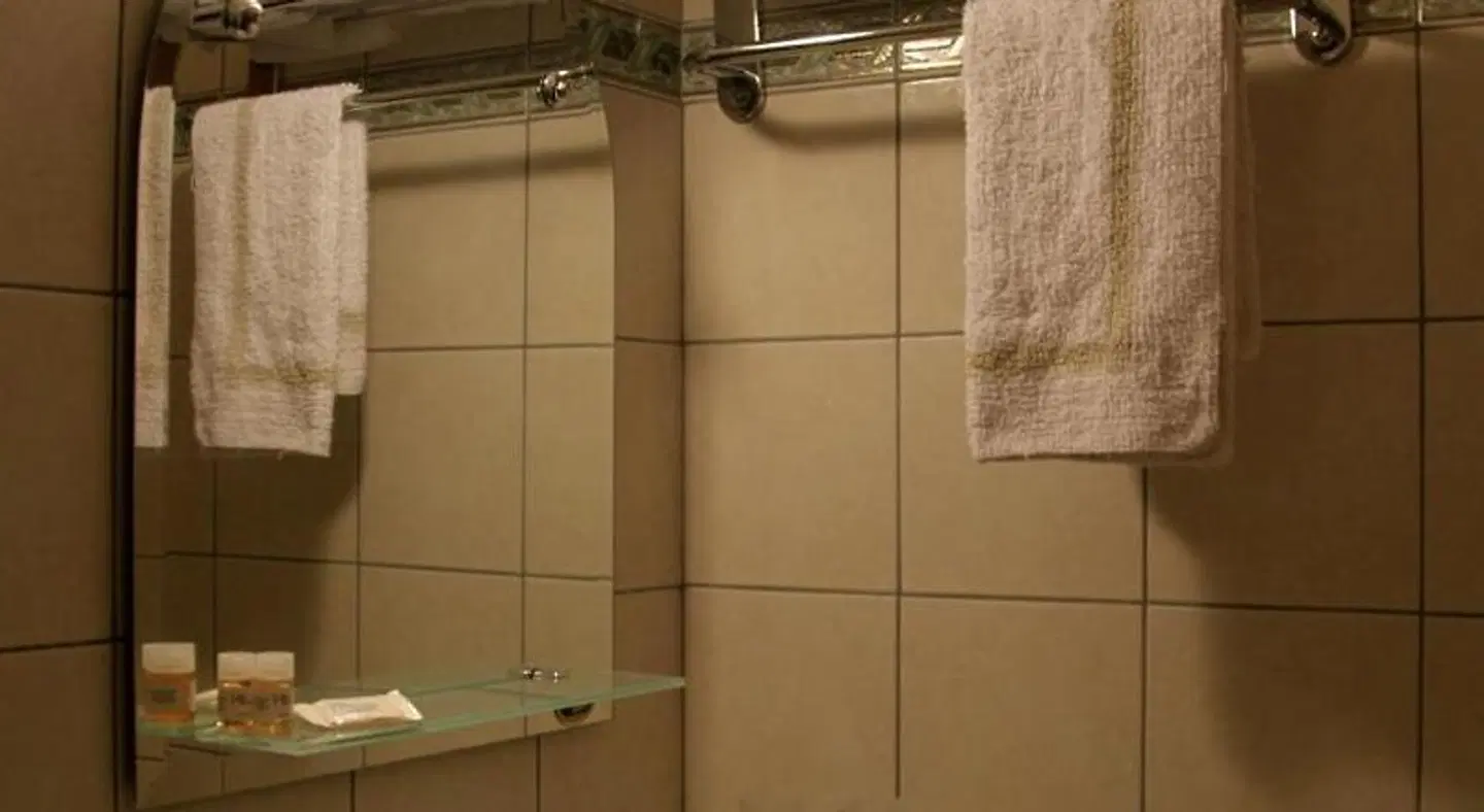 Platon Hotel Badezimmer