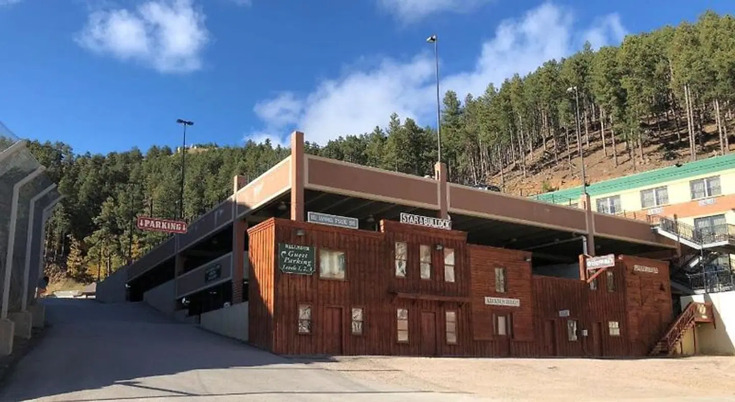 First Gold Hotel EXTERIOR