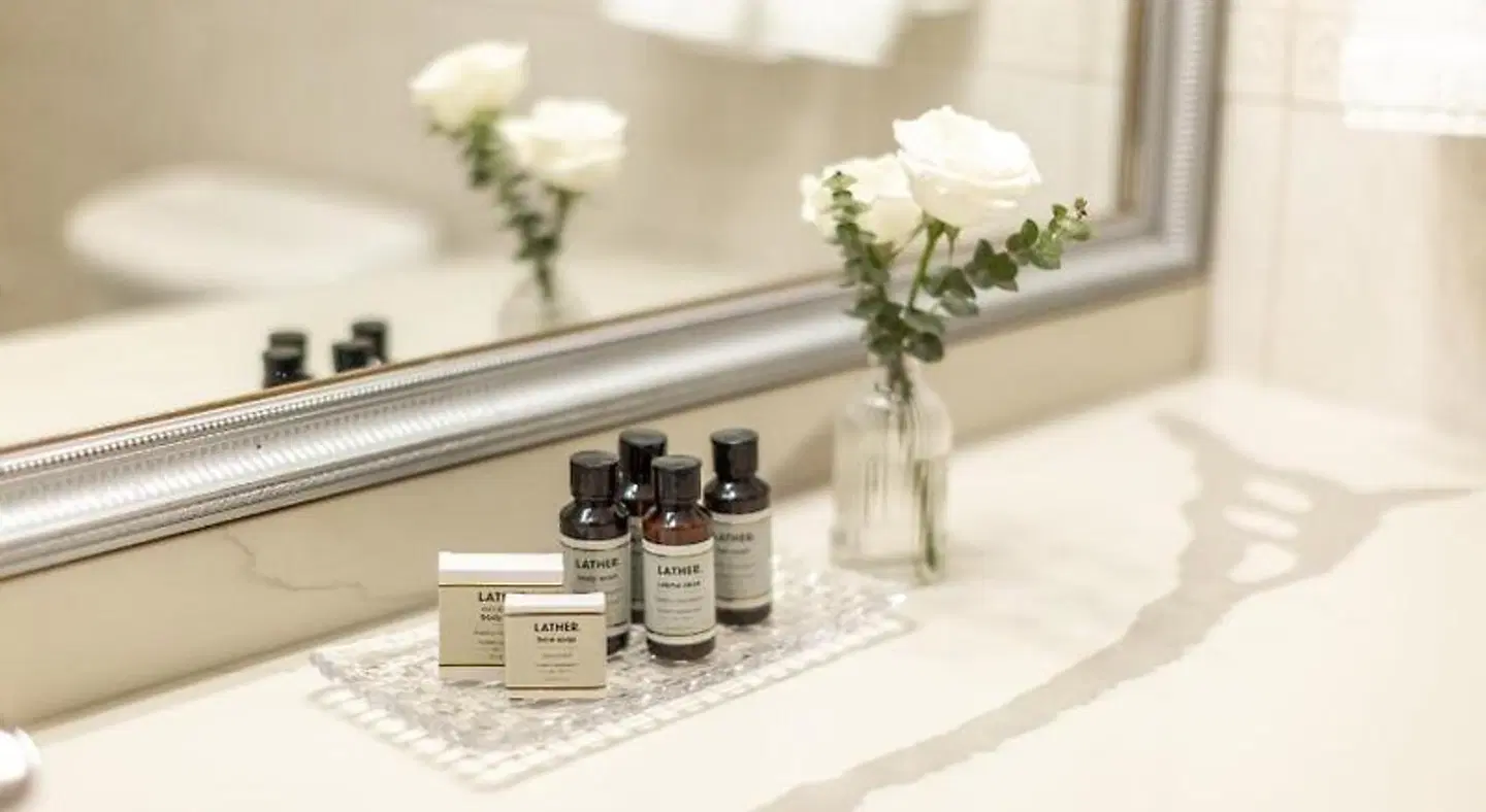 The Lord Nelson Hotel & Suites Restaurant