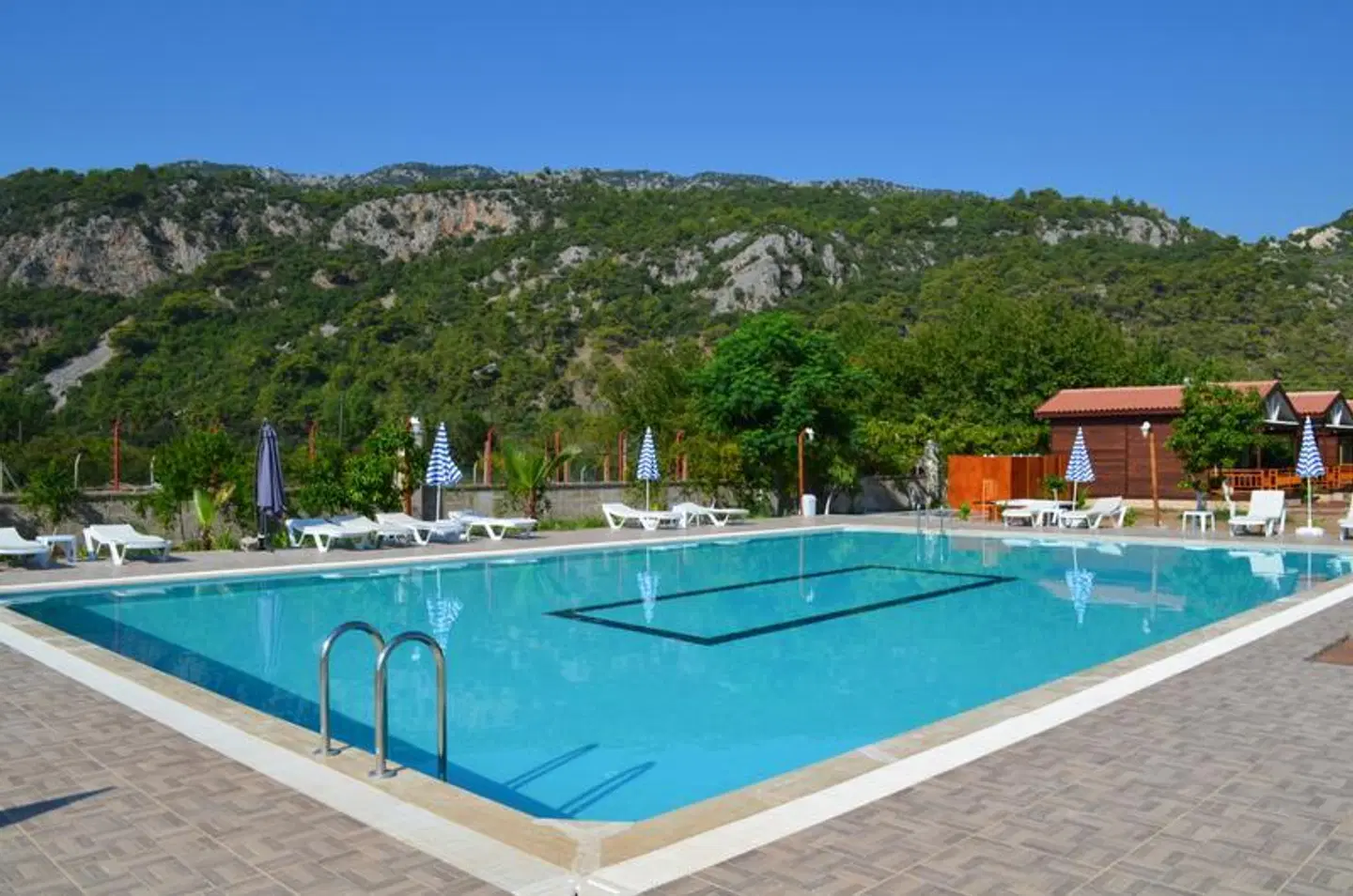 Apella Hotel OUTDOOR_POOL
