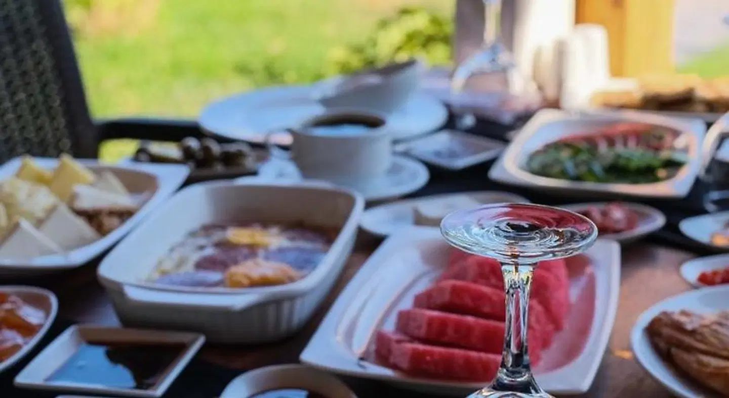 Apella Hotel Restaurant