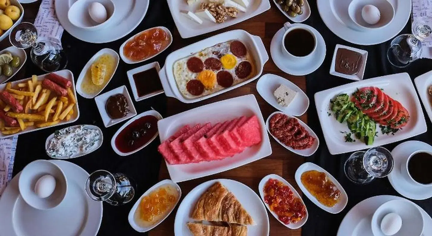 Apella Hotel Restaurant