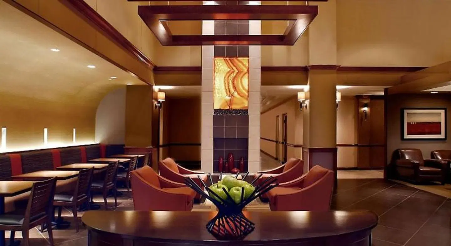 Hyatt Place Milwaukee Airport LOUNGE_LOBBY