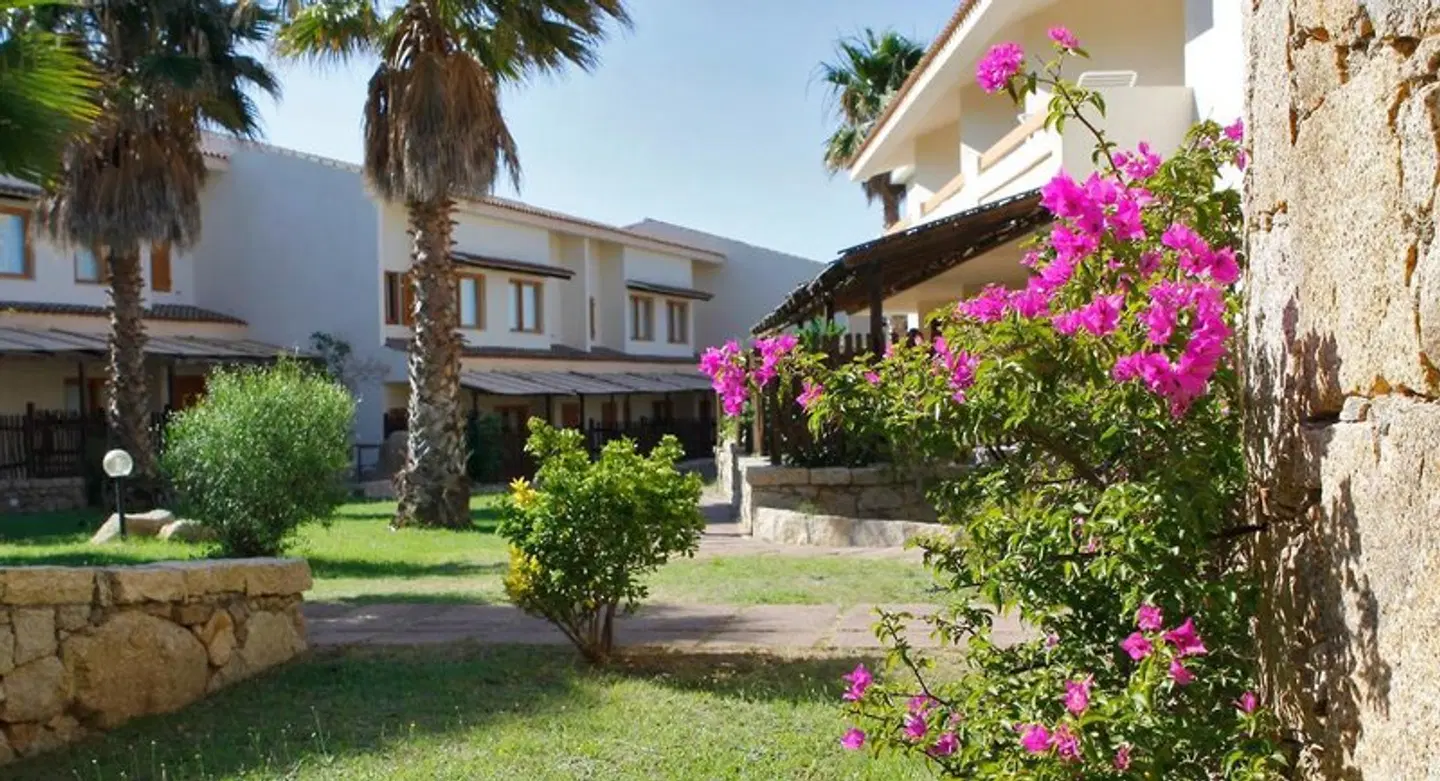 Club Esse Posada Beach Resort EXTERIOR