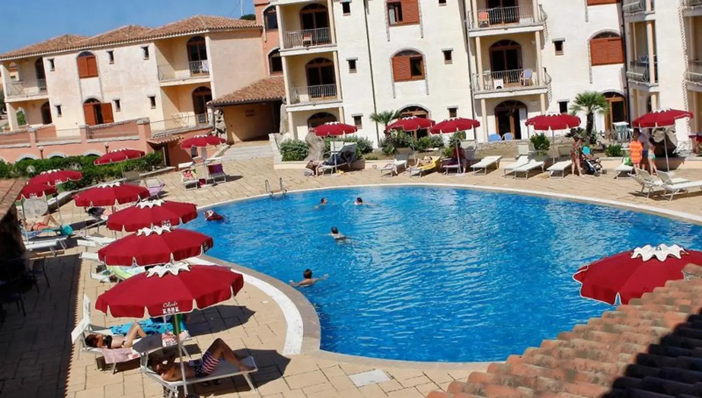 Club Esse Posada Beach Resort OUTDOOR_POOL