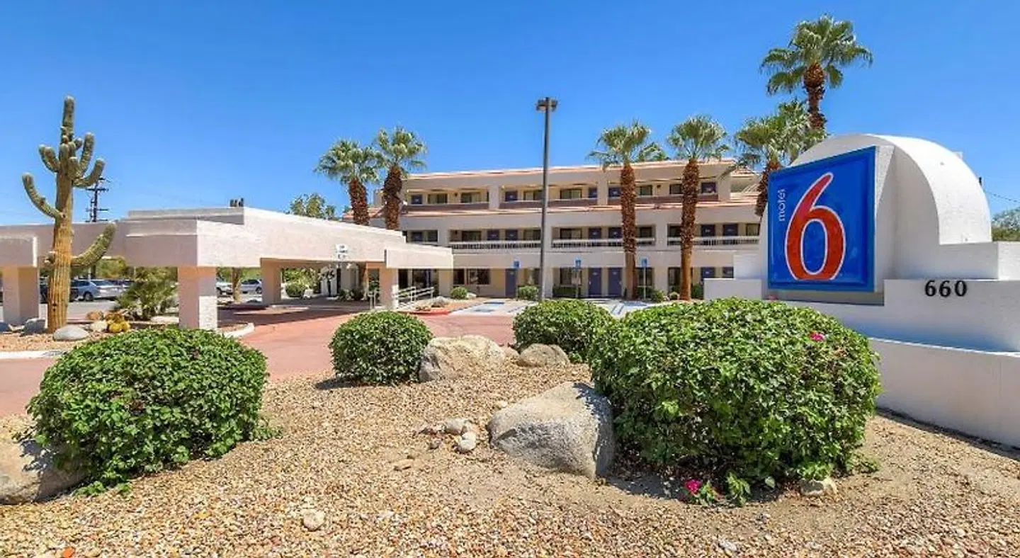 Motel 6 Palm Springs, CA - Downtown EXTERIOR