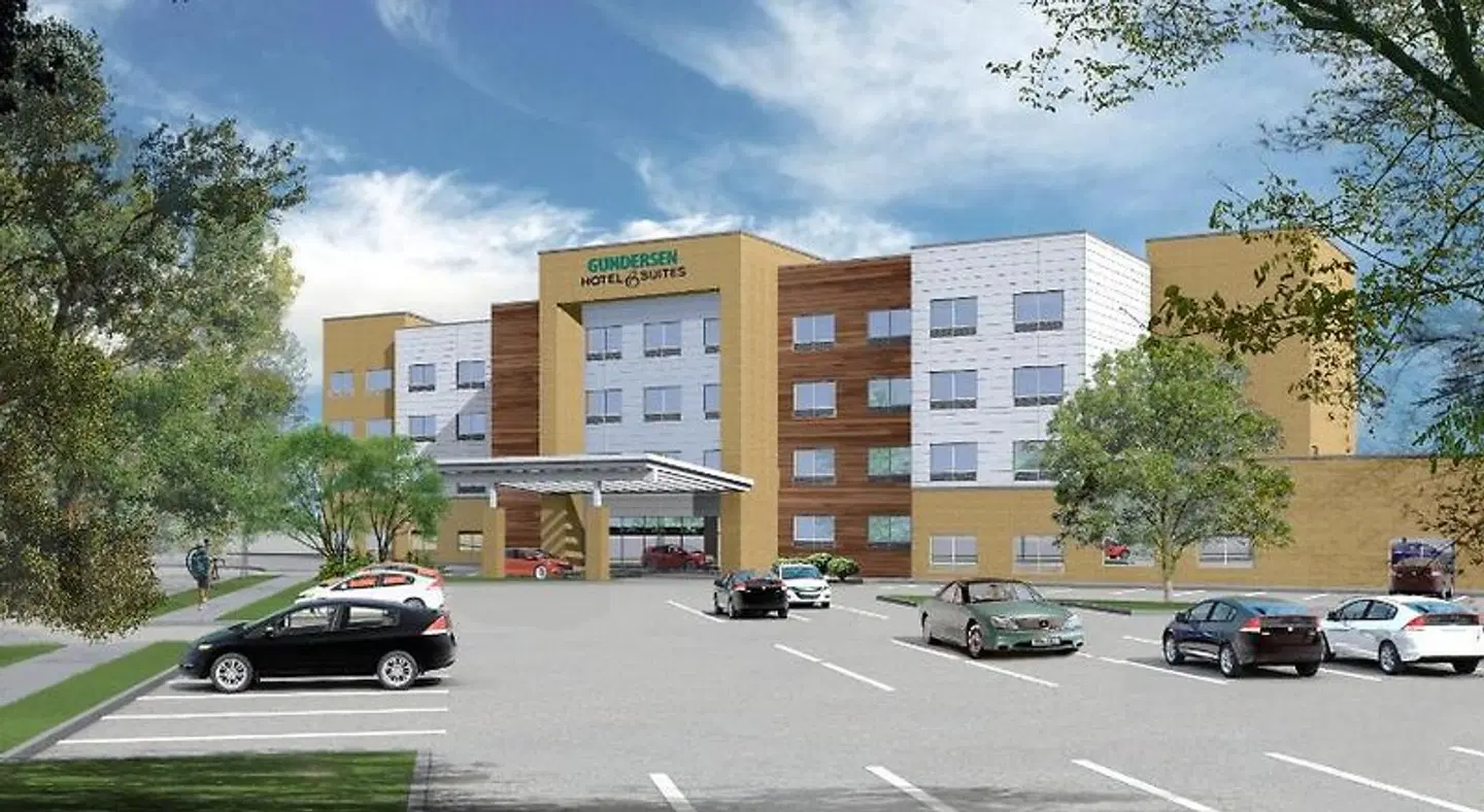 Gundersen Hotel & Suites EXTERIOR