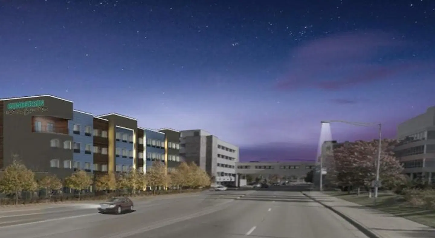 Gundersen Hotel & Suites EXTERIOR