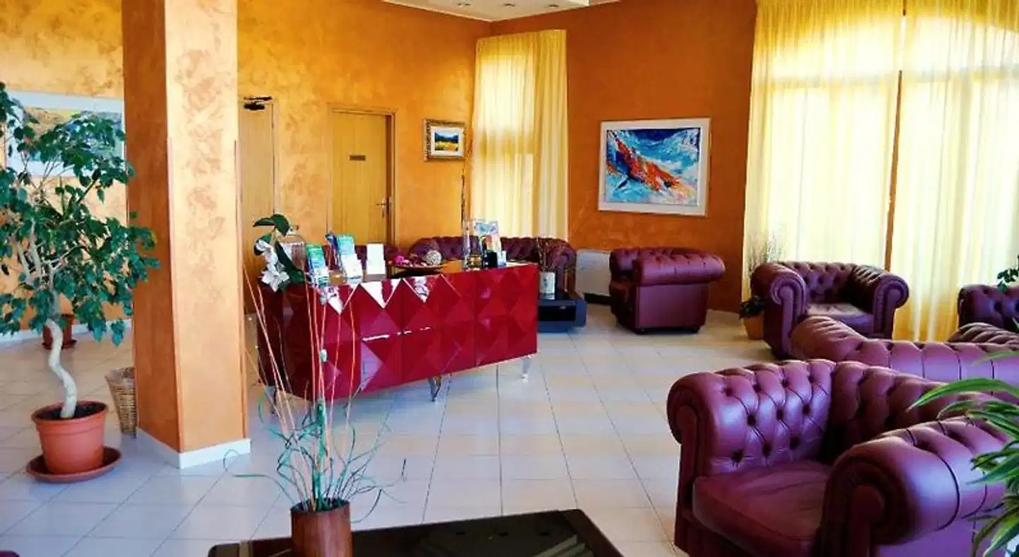 Panoramic Lobby