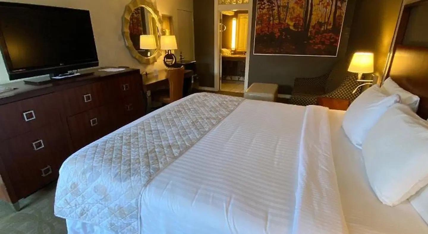 Cascades Inn ROOM_EXAMPLE