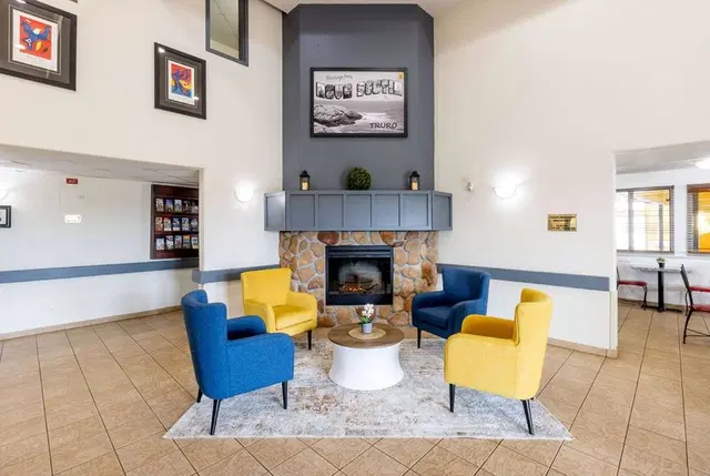 Super 8 by Wyndham Truro NS LOUNGE_LOBBY