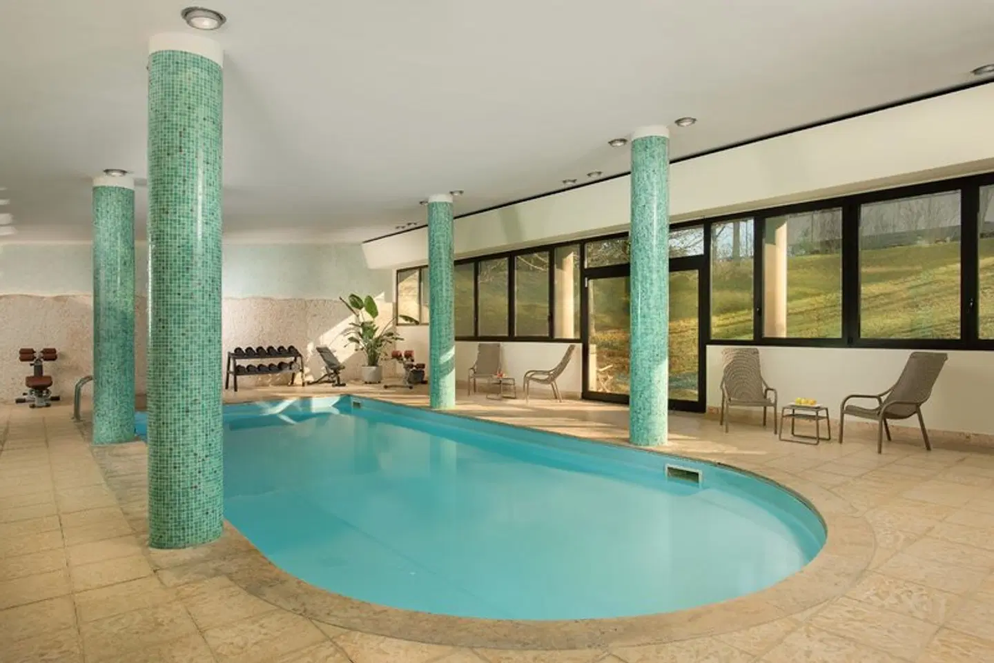 NH Bologna Villanova Hallenbad