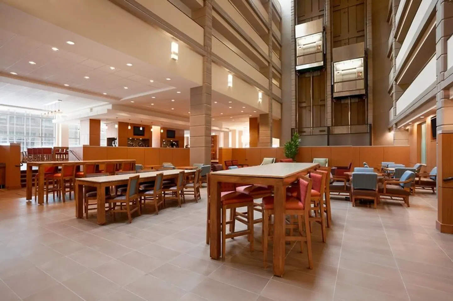 Hyatt Place Minneapolis Downtown Bar