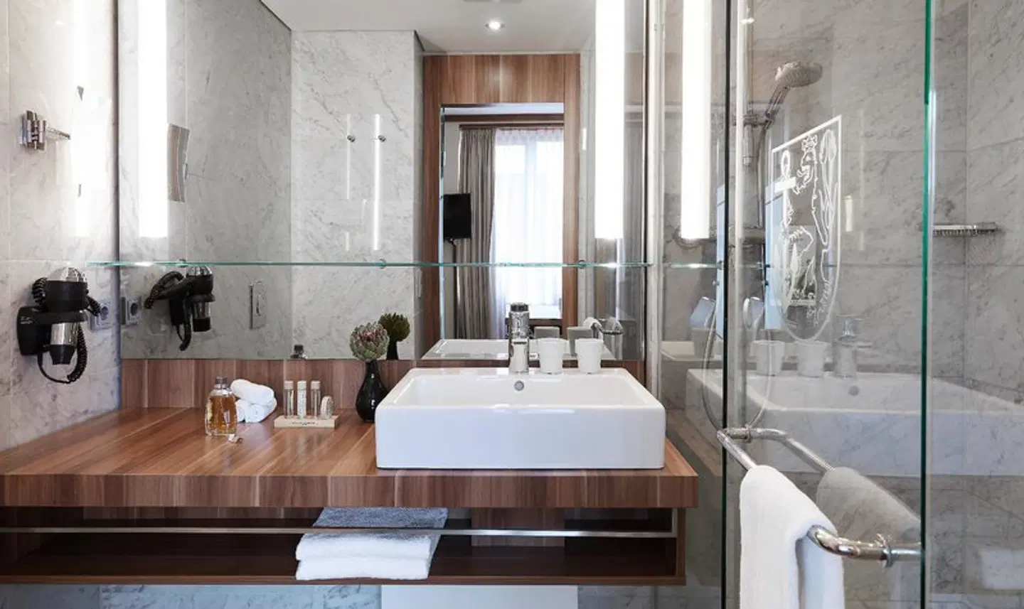 Living Hotel Düsseldorf Badezimmer