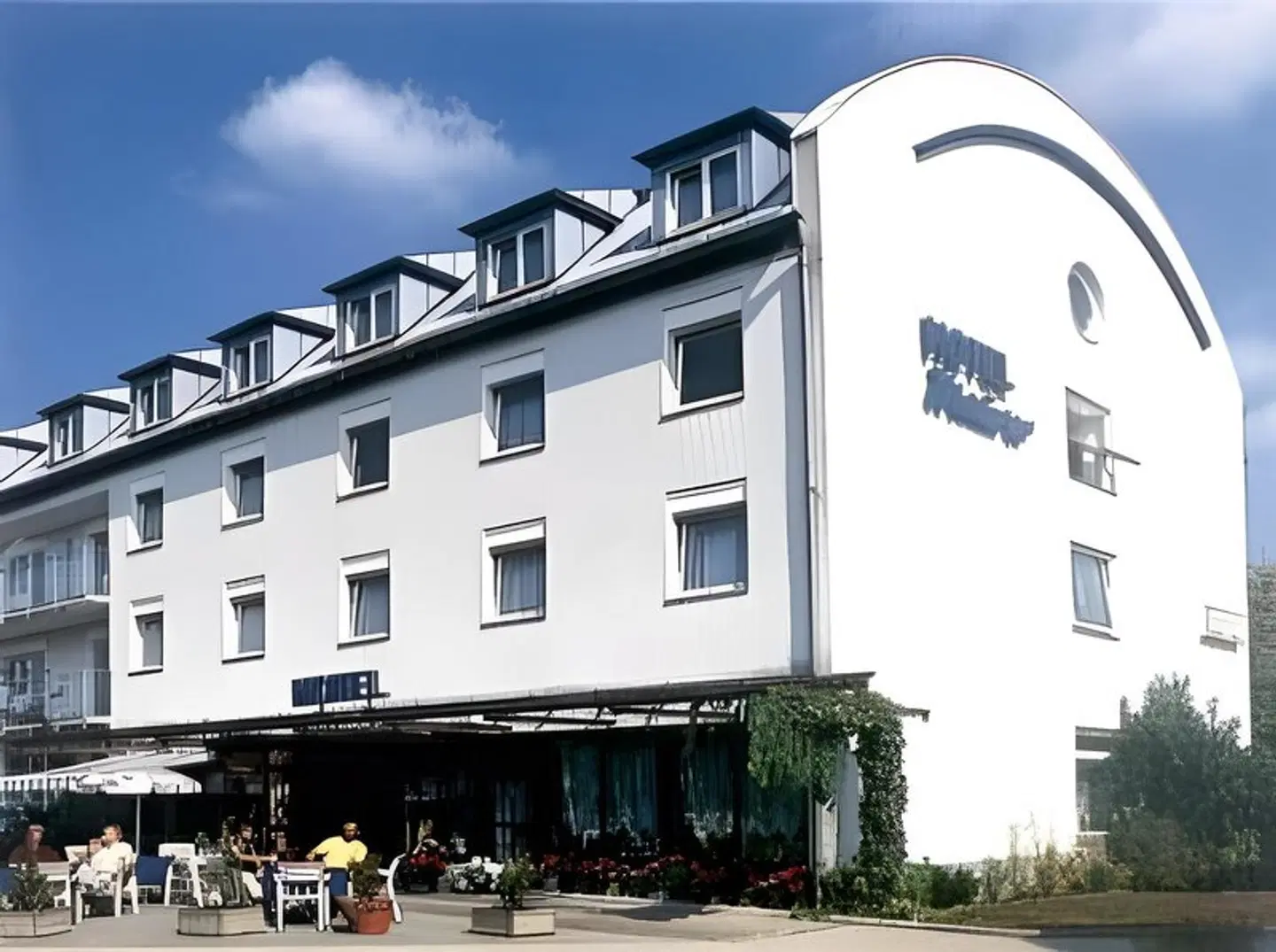 Maurer EXTERIOR
