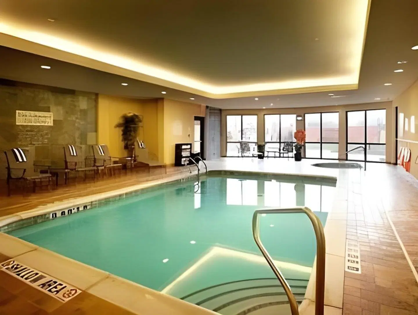 Courtyard by Marriott Hamilton Hallenbad