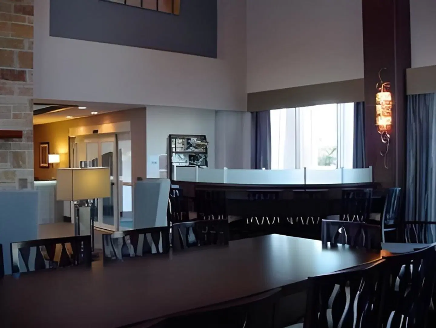 Holiday Inn Express & Suites Fredericksburg by IHG Bar