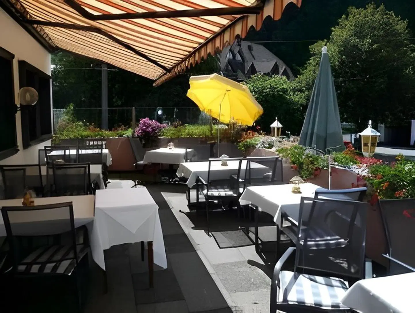 Kühler Krug Terrasse