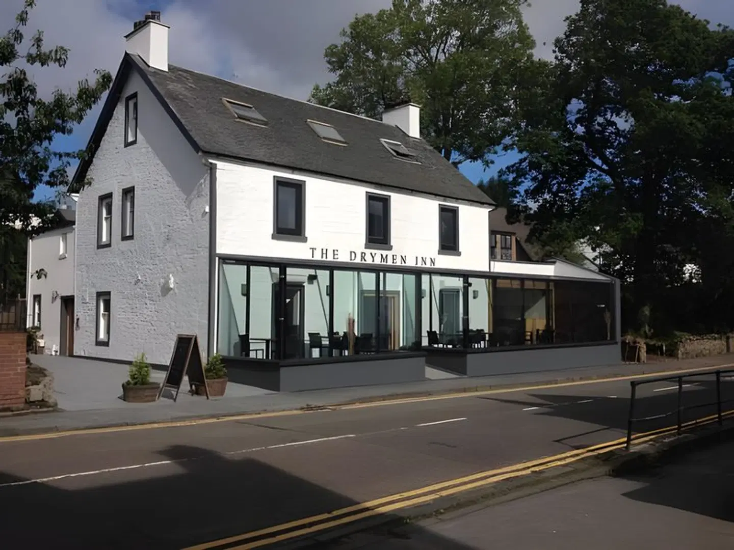 The Drymen Inn EXTERIOR