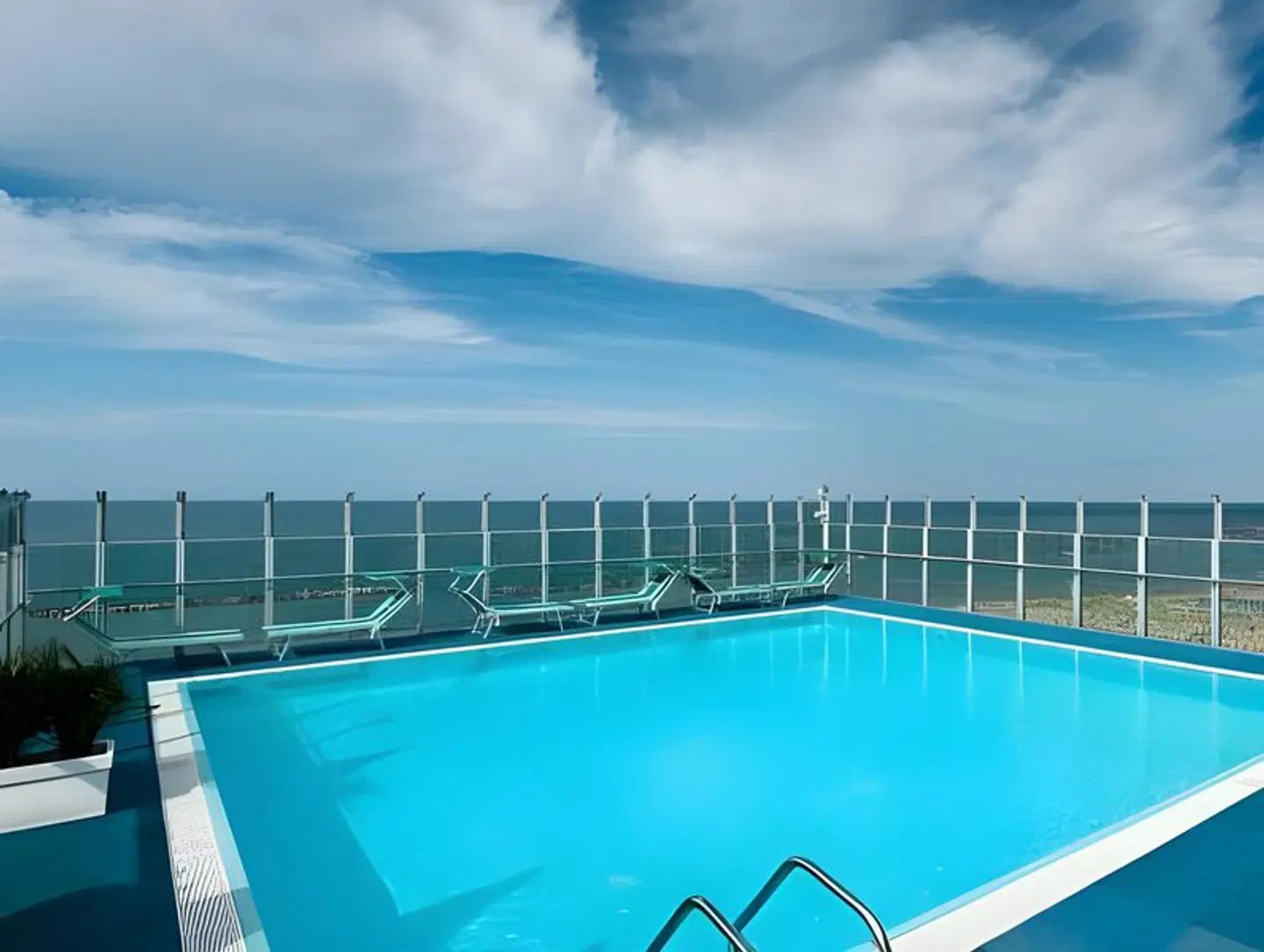Napoleon OUTDOOR_POOL