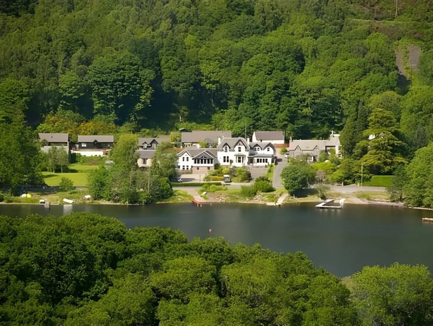 Achray House Hotel, Restaurant and Lodges LANDSCAPE