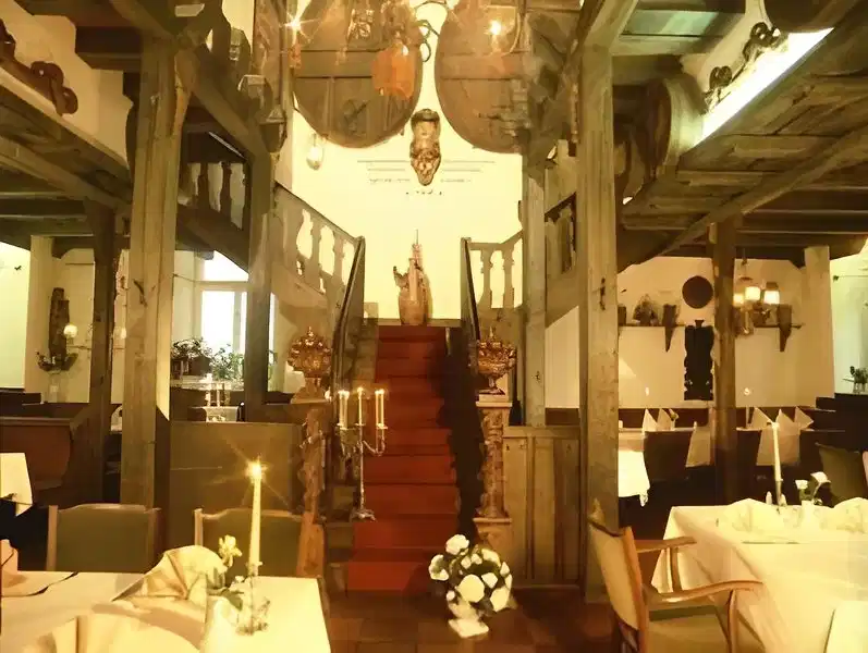 Doctor Weinstuben – Hotelfoto