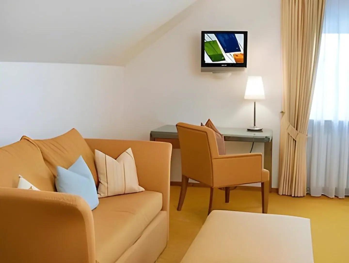 Maien ROOM_EXAMPLE