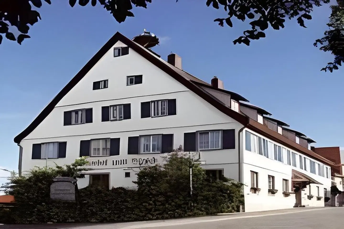 Landhotel Gasthof zum Hirsch EXTERIOR