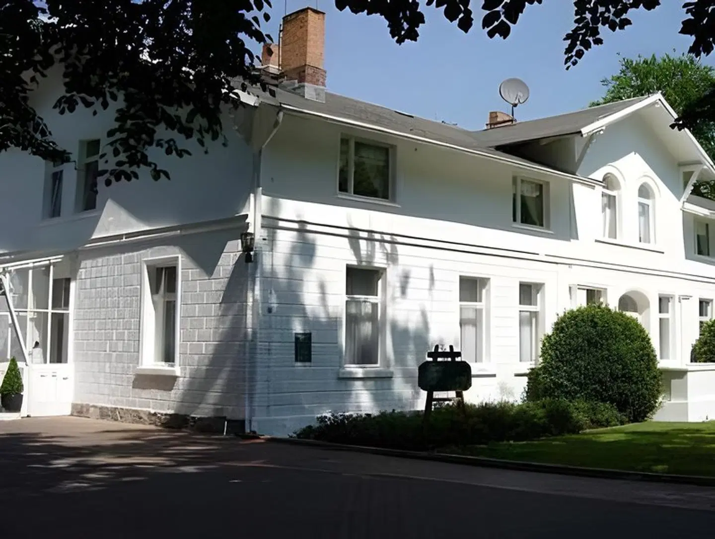 Weißes Schloß EXTERIOR