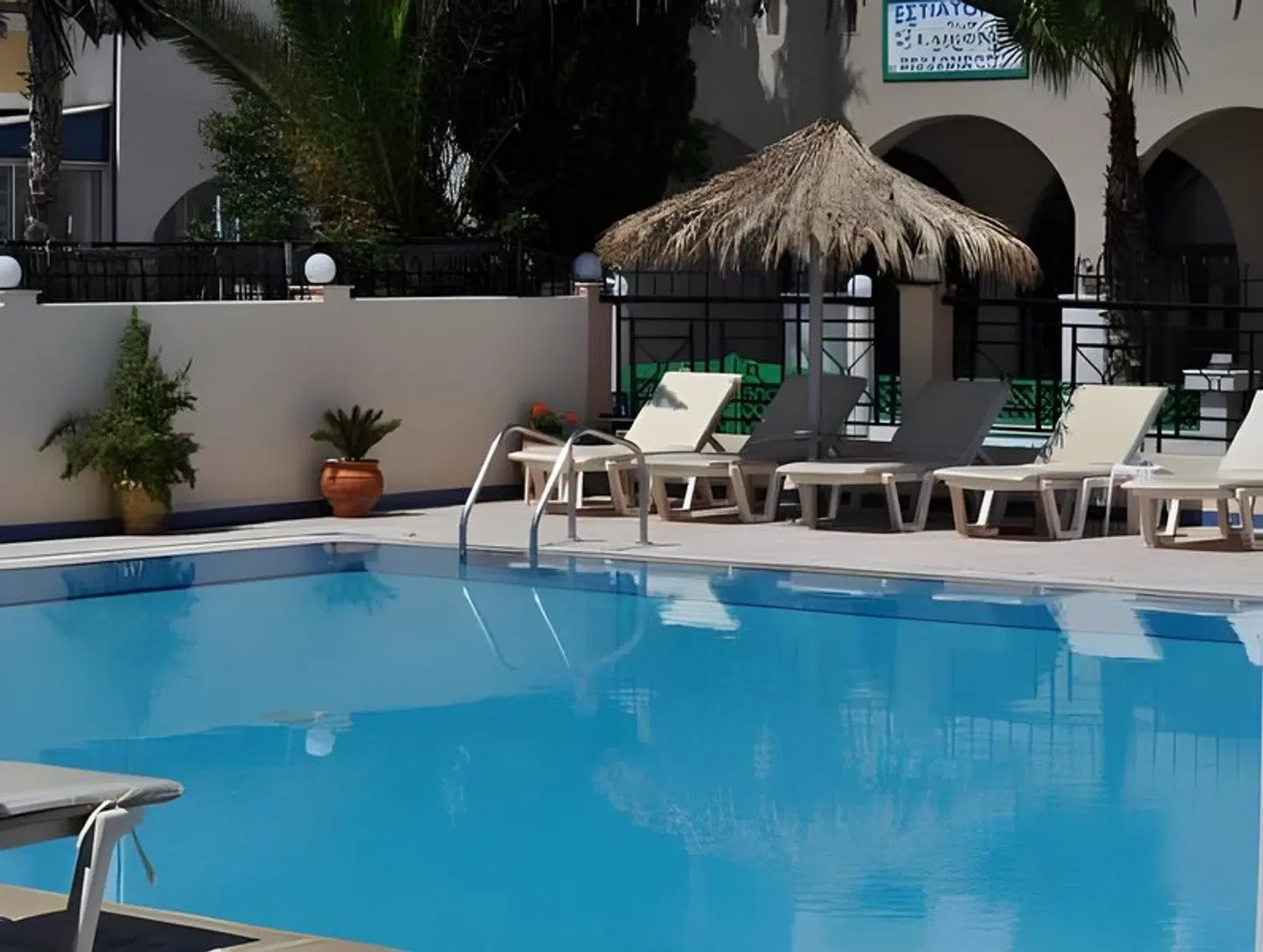 Zouboulia Apartments OUTDOOR_POOL