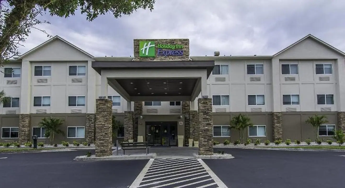 Holiday Inn Express Naples South - I-75 by IHG EXTERIOR
