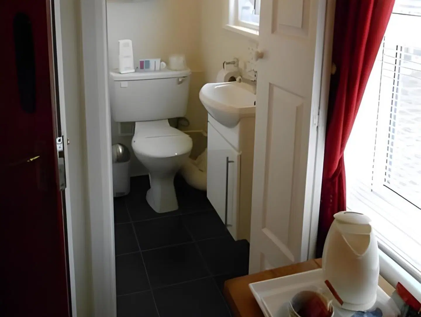 The Bluebell Guest House Badezimmer