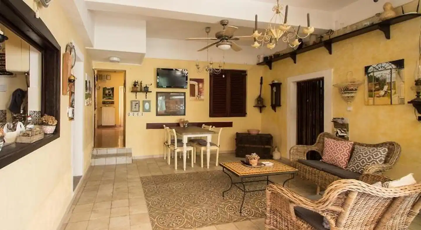 Casa Segota Bar