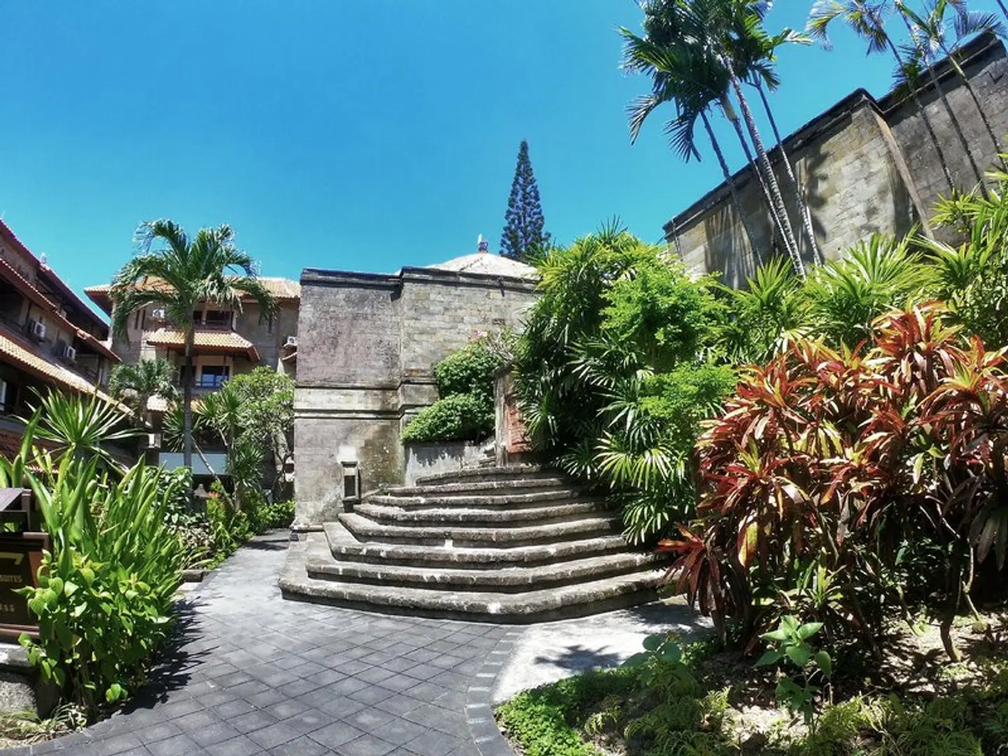 Grand Balisani Suites Garten