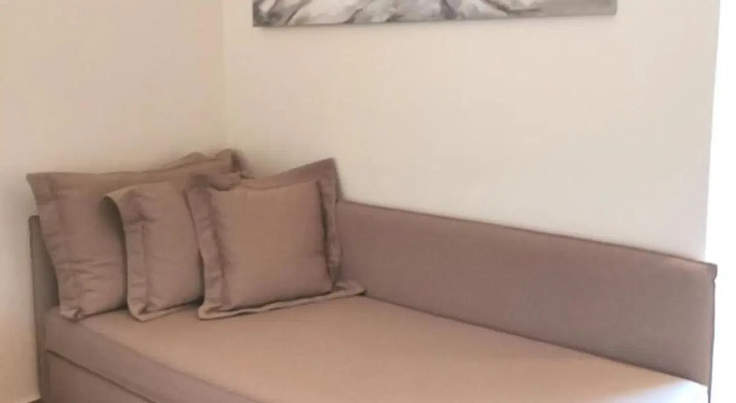 Artemis Plaza ROOM_EXAMPLE